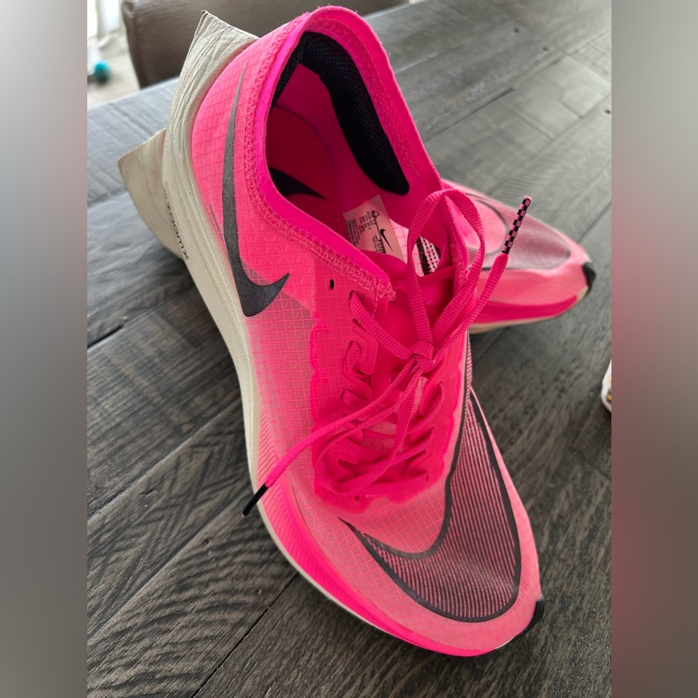Nike Zoom× Vaporfly Next%
Pink Blast / M8.5 W10